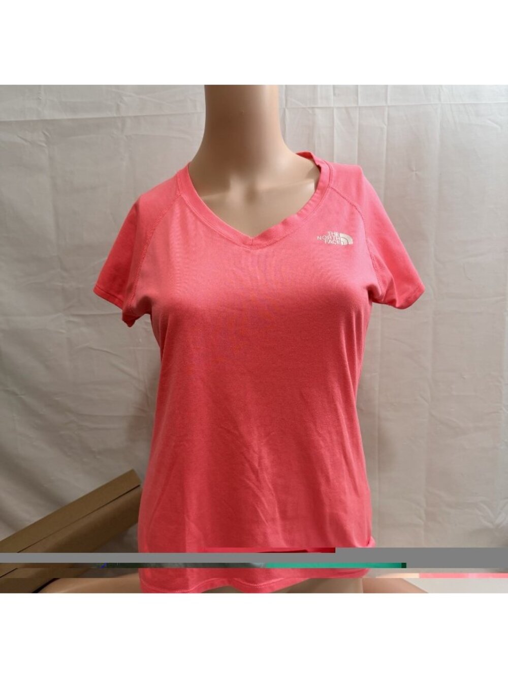 The North Face Womens V-Neck Short Sleeve VaporWick T-Shirt Pink Small